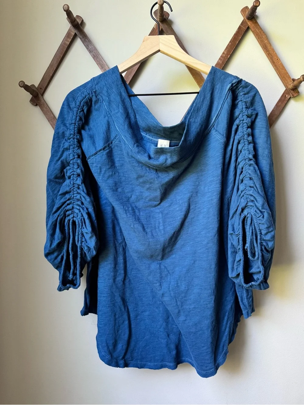 Free People Bohema Off-The-Shoulder Slub Shirt in a Blue Shade Size Large